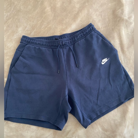 Men’s Nike short size XXL - Picture 2 of 2